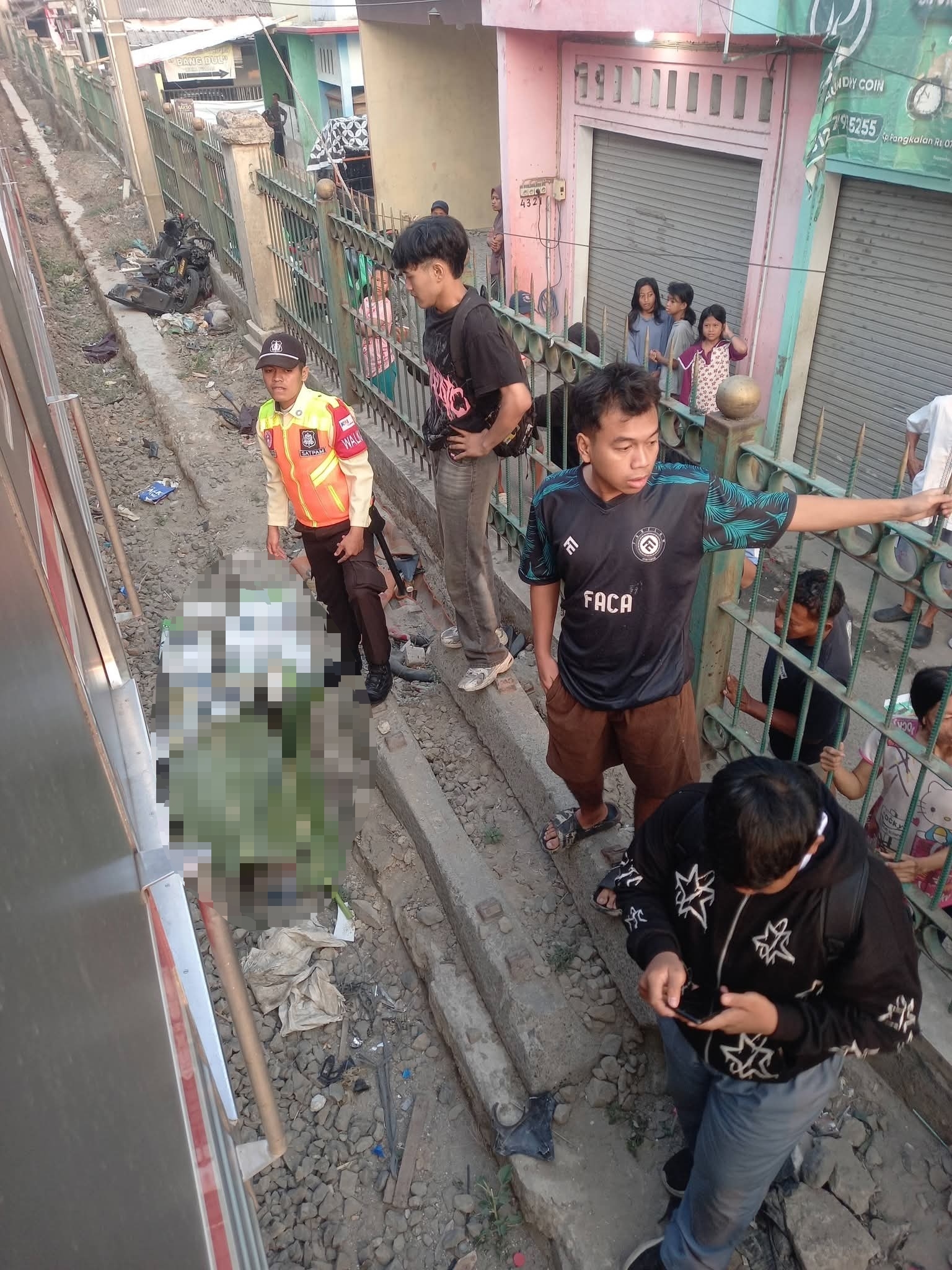 Pelajar SMA Tewas Tertemper KRL di Kalideres, Sejumlah Perjalanan Commuter Line Terganggu