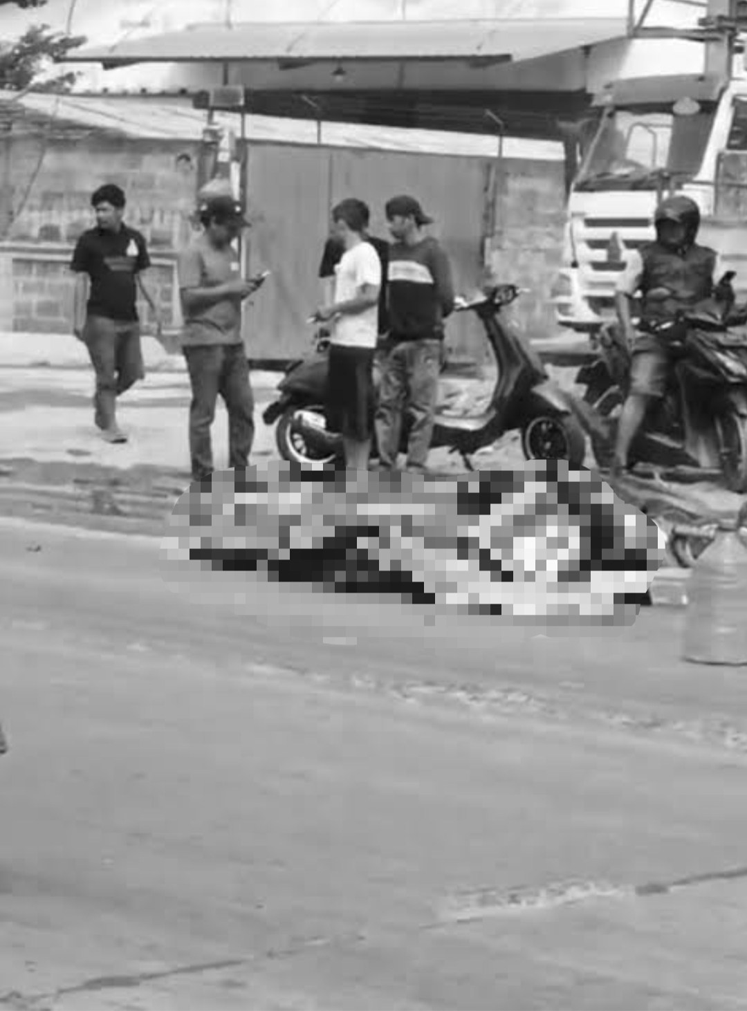 Diduga Nyalip dari Kiri, Pengendara Motor Terlindas Truk di Gabus hingga Tewas